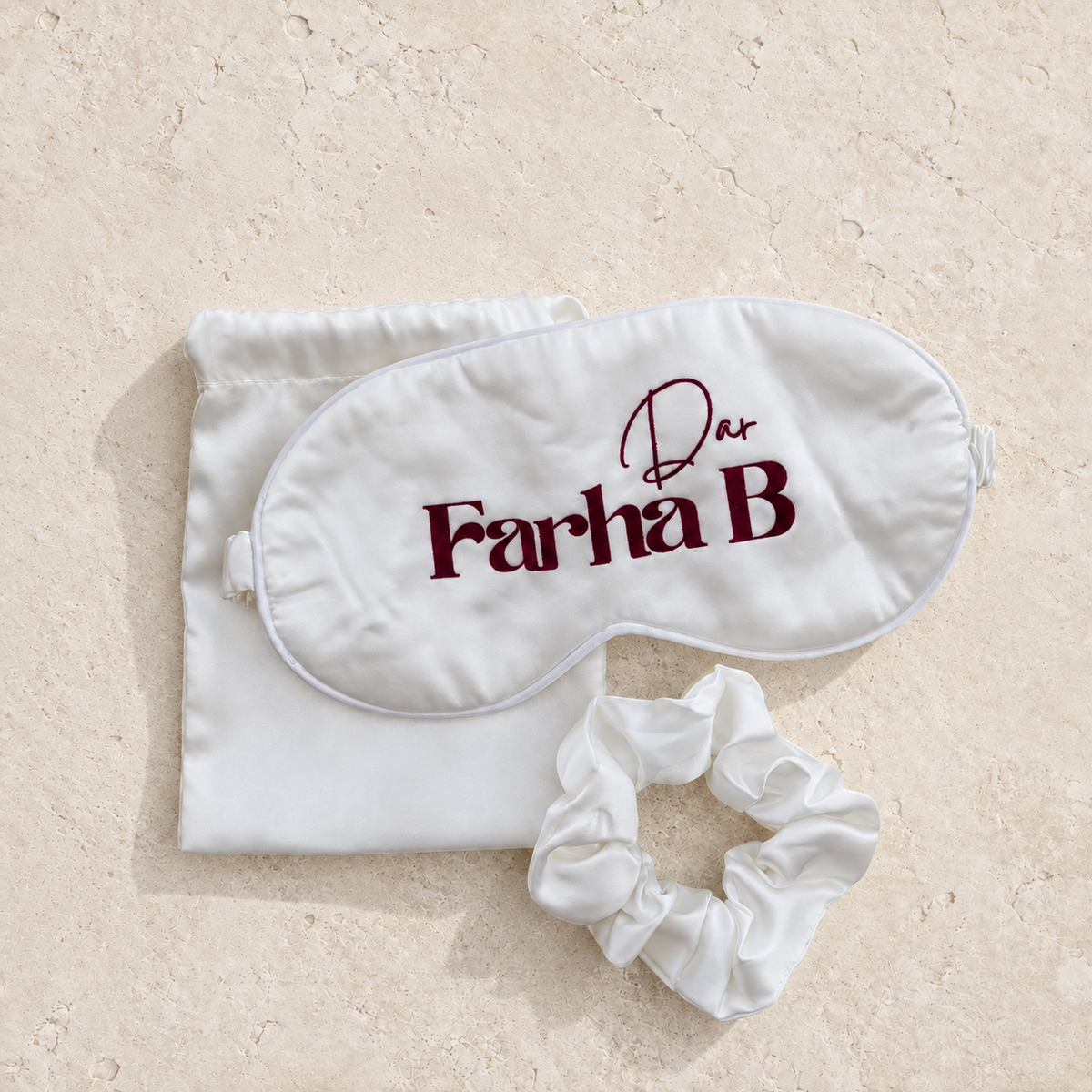 Masque de sommeil en satin blanc et chouchou assorti